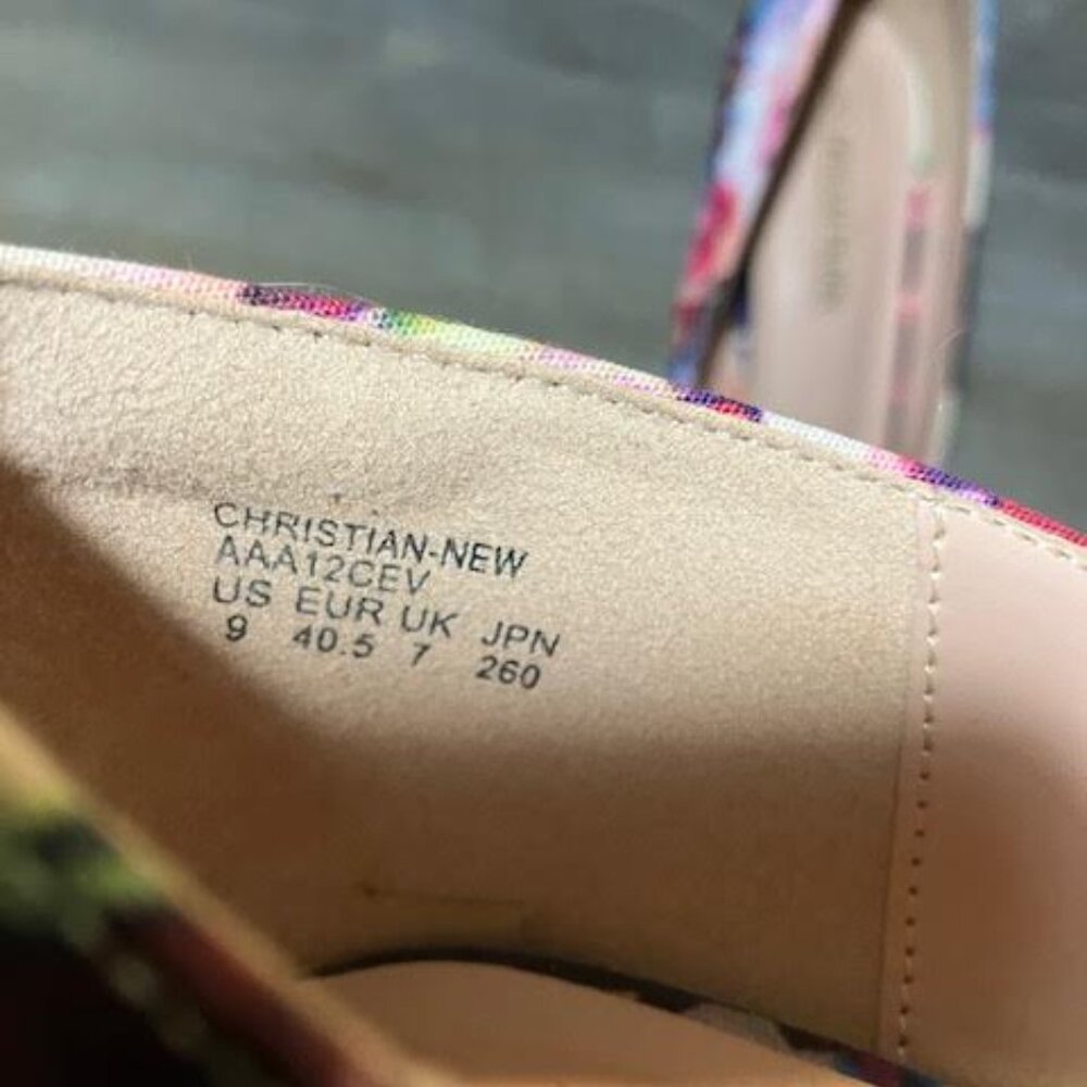 Dream Pairs pumps, size 9 Floral design - Picture 5 of 5